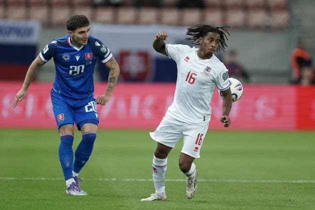 Soccer World Cup Qualification 2025 2026 13 10 2025, Soccer international match, international match, World Cup Qualification, 2025 2026, Group A, Slovakia, Trvana, City Arena, Slovakia SVK Luxembourg LUX vl David Duris Slovakia, 20 Leandro Barreiro Luxembourg, Luxembourg, FLF 16