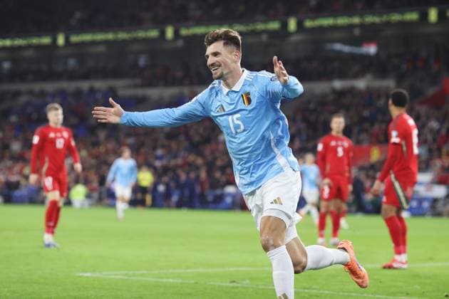 Wales gegen Belgien 13. Oktober 2025, Cardiff International Football 2026 World Cup Qualifiers, Gruppe J Wales gegen Belgien Thomas Meunier von Belgien jubelt nach seinem 2. Tor Foto Charlotte Wilson Abseits Cardiff UK  Copyright: xCharlottexWilsonx xOffsidexOffside