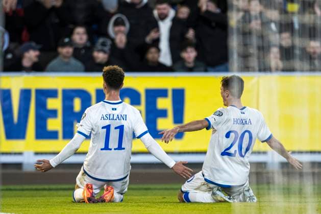 251013 Fisnik Asllani and Veldin HodÅ¾a of Kosovo celebrate the 0 1 goal during the FIFA World Cup Qualifier football match between Sweden and Kosovo on October 13, 2025 in Gothenburg Photo Joel Marklund BILDBYRAN kod JM JM0741 bbeng fotboll football soccer fotball vm kval kval fifa world cup qualifier qualifier qualification sverige sweden sverige a kosovobbauto jubel  Copyright: JOELxMARKLUND BB251013JM051
