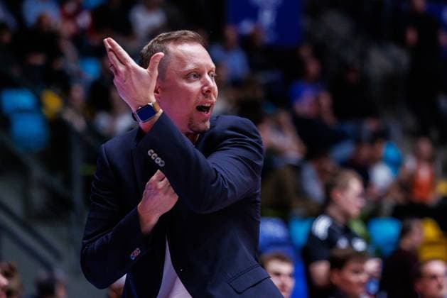 easycredit BBL Frankfurt Skyliners Rasta Vechta, 13 10 2025, Frankfurt Coach Christian Held Rasta Vechta on the sideline Game of the easycredit BBL Frankfurt Skyliners Rasta Vechta on Matchday 4 of the 25 26 season in the Süwag Energie ARENA on 13 10 2025 Copyright: xBEAUTIFULxSPORTS Hahnex