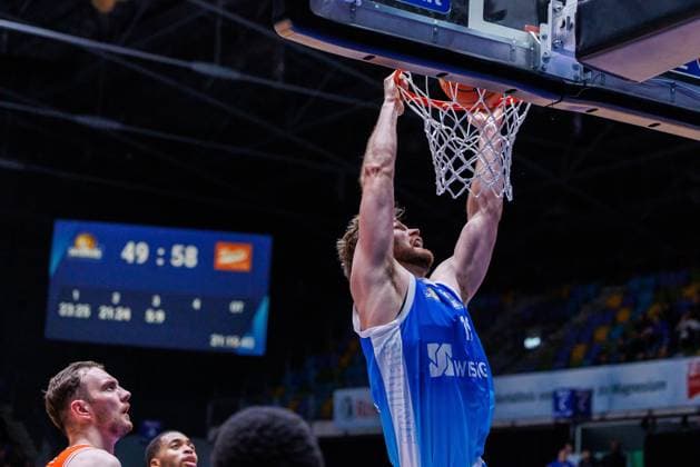easycredit BBL Frankfurt Skyliners Rasta Vechta, 13 10 2025, Frankfurt Till Pape Frankfurt Skyliners, 19 with a dunk game of the easycredit BBL Frankfurt Skyliners Rasta Vechta on matchday 4 of the 25 26 season in the Süwag Energie ARENA on 13 10 2025 Copyright: xBEAUTIFULxSPORTS Hahnex