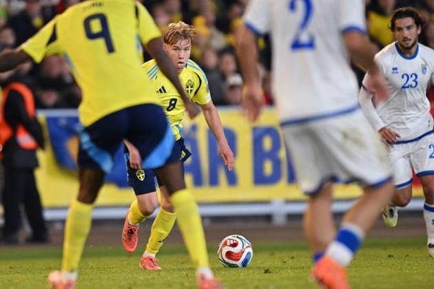 GOTHENBURG, SWEDEN 20251013 Swedens Daniel Svensson during Mondays World Cup Group B qualifying match between Sweden and Kosovo at Ullevi, October 13, 2025 in Gothenburg, Sweden GOTHENBURG SWEDEN x9200x  Copyright: xBjörnxLarssonxRosvall TTx VM-KVAL SVERIGE-KOSOVO
