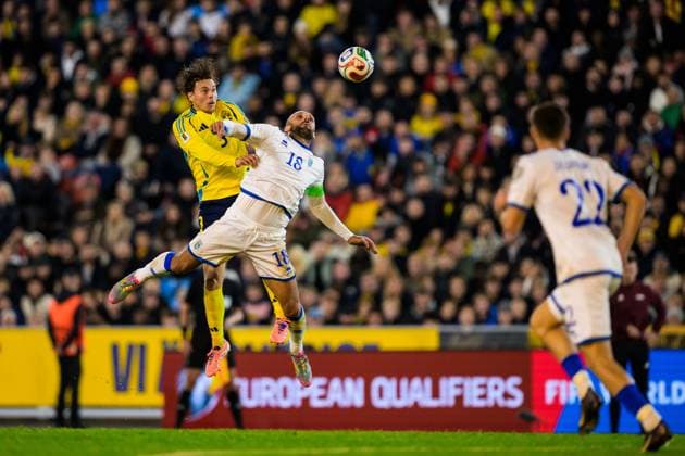 251013 Victor Nilsson Lindelöf of Sweden and Vedat Muriqi of Kosovo during the FIFA World Cup Qualifier football match between Sweden and Kosovo on October 13, 2025 in Gothenburg Photo Daniel Stiller BILDBYRAN kod DS JM0741 bbeng fotboll football soccer fotball vm kval kval fifa world cup qualifier qualifier qualification sverige sweden sverige a kosovo  Copyright: DANIELxSTILLER BB251013DS075
