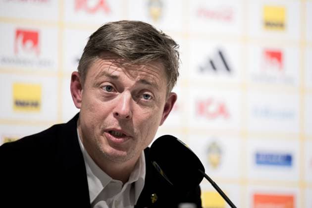 251013 Head coach Jon Dahl Tomasson of Sweden during a press conference after the FIFA World Cup Qualifier football match between Sweden and Kosovo on October 13, 2025 in Gothenburg Photo Joel Marklund BILDBYRAN kod JM JM0741 bbeng fotboll football soccer fotball vm kval kval fifa world cup qualifier qualifier qualification sverige sweden sverige a kosovo depp  Copyright: JOELxMARKLUND BB251013JM148