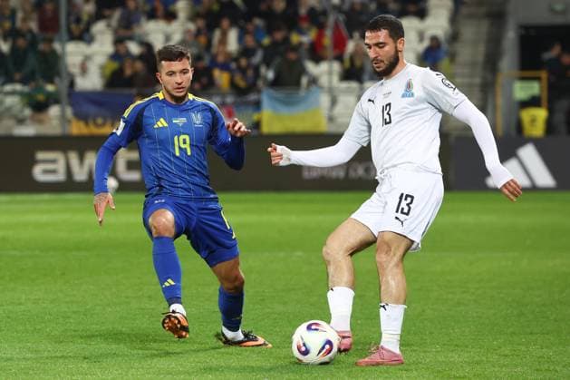 World Cup European Qualifiers Match Ukraine - Azerbaijan Nazar Voloshyn and Abbas Huseynov during the football World Cup European Qualifiers match Ukraine - Azerbaijan at Cracovia Stadium in Krakow, Poland on October 13, 2025. Krakow Poland  Copyright: xJakubxPorzyckix originalFilename:porzycki-worldcup251013_npj66.jpg
