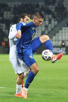 World Cup European Qualifiers Match Ukraine - Azerbaijan Vitaliy Mykolenko during the football World Cup European Qualifiers match Ukraine - Azerbaijan at Cracovia Stadium in Krakow, Poland on October 13, 2025. Krakow Poland  Copyright: xJakubxPorzyckix originalFilename:porzycki-worldcup251013_npQdS.jpg