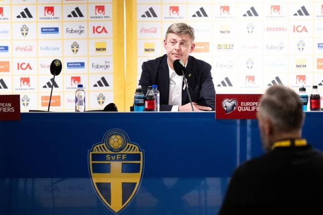 251013 Head coach Jon Dahl Tomasson of Sweden during the press conference after the the FIFA World Cup Qualifier football match between Sweden and Kosovo on October 13, 2025 in Gothenburg Photo Daniel Stiller BILDBYRAN kod DS JM0741 bbeng fotboll football soccer fotball vm kval kval fifa world cup qualifier qualifier qualification sverige sweden sverige a kosovo  Copyright: DANIELxSTILLER BB251013DS101