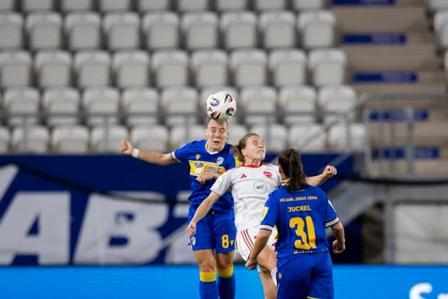 Google Pixel Womens Bundesliga FC Carl Zeiss Jena vs 1 FC Nürnberg Jena 13 10 2025 Felicia Sophie Sträßer 8 FC Carl Zeiss Jena vs Nastassja Lein 24 1 FC Nürnberg Google Pixel Womens Bundesliga FC Carl Zeiss Jena vs 1 FC Nürnberg ad hoc arena at Ernst Abbe Sportfeld 13 10 2025 Copyright: xBEAUTIFULxSPORTS Duehringx