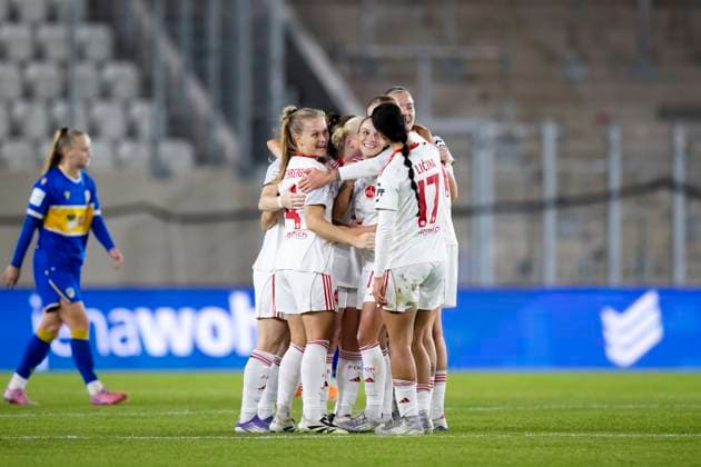 Google Pixel Womens Bundesliga FC Carl Zeiss Jena vs 1 FC Nürnberg Jena 13 10 2025 Cheers, 1 FC Nürnberg Google Pixel Womens Bundesliga FC Carl Zeiss Jena vs 1 FC Nürnberg ad hoc arena at Ernst Abbe Sportfeld 13 10 2025 Copyright: xBEAUTIFULxSPORTS Duehringx