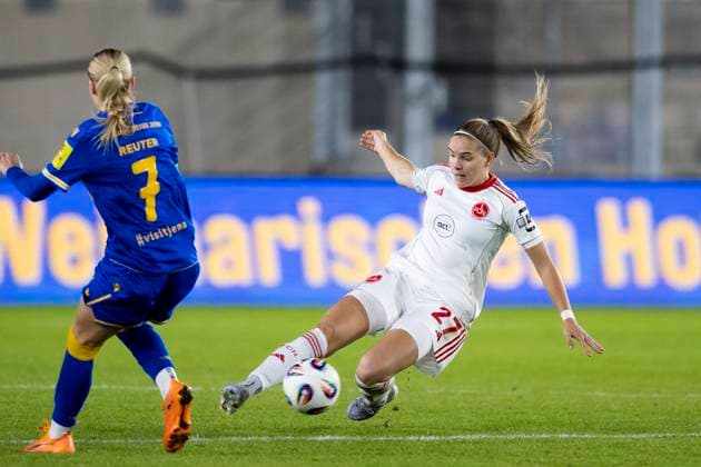 Google Pixel Womens Bundesliga FC Carl Zeiss Jena vs 1 FC Nürnberg Jena 13 10 2025 Beatrix Förd s 27 1 FC Nürnberg vs Melina Laura Reuter 7 FC Carl Zeiss Jena Google Pixel Womens Bundesliga FC Carl Zeiss Jena vs 1 FC Nürnberg ad hoc arena at Ernst Abbe Sportfeld 13 10 2025 Copyright: xBEAUTIFULxSPORTS Duehringx