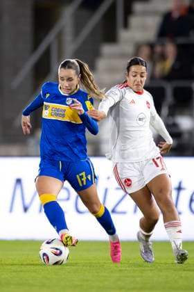 Google Pixel Womens Bundesliga FC Carl Zeiss Jena vs 1 FC Nürnberg Jena 13 10 2025 Rieke Tietz 17 FC Carl Zeiss Jena vs Selma Li ina 17 1 FC Nürnberg Google Pixel Womens Bundesliga FC Carl Zeiss Jena vs 1 FC Nürnberg ad hoc arena at Ernst Abbe Sportfeld 13 10 2025 Copyright: xBEAUTIFULxSPORTS Duehringx