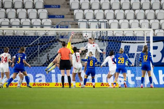 Google Pixel Womens Bundesliga FC Carl Zeiss Jena vs 1 FC Nürnberg Jena 13 10 2025 Save on the line Oliwia Wo 15 1 FC Nürnberg Google Pixel Womens Bundesliga FC Carl Zeiss Jena vs 1 FC Nürnberg ad hoc arena at Ernst Abbe Sportfeld 13 10 2025 Copyright: xBEAUTIFULxSPORTS Duehringx
