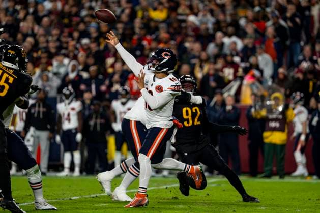 Chicago Bears quarterback Caleb Williams (18) throws on first down in the first quarter of a game against the Washington Commanders at Northwest Stadium in Landover, Maryland on Monday, October 13, 2025.  WAP20251013307 BONNIExCASH