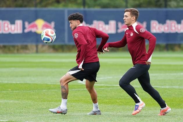 Canada v Colombia - International Friendly, Länderspiel, Nationalmannschaft Match Training Practice Jonathan Osorio and Niko Sigur of Canada during the Training Practice before the International Friendly match between Canada and Colombia at Red Bull Arena. on October 14, 2025 in Harrison, Nueva Jersey. (Photo by Leonardo Ramirez Eyepix Group) Copyright: xLeonardoxRamirezx xEyepixxGroupx LR-13102025-04184