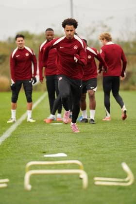 October 13, 2025, Harrison, New Jersey, United States: Tajon Buchanan of Canada during the Training Practice before the International Friendly, Länderspiel, Nationalmannschaft match between Canada and Colombia at Red Bull Arena. on October 14, 2025 in Harrison, Nueva Jersey. Harrison United States - ZUMAe321 20251013_zsa_e321_022 Copyright: xLeonardoxRamirezx