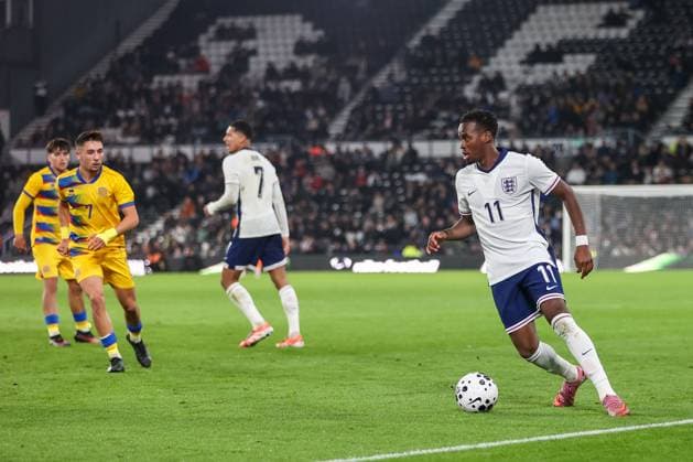 England v Andorra - 2027 UEFA European Under-21 Championship Qualifier Jamie Gittens of England is in attacking action with the ball during the UEFA Under 21 Group D Qualifier match between England and Andorra at Pride Park in Derby, England, on October 13, 2025. Derby Derbyshire United Kingdom  Copyright: xMIxNewsx originalFilename:fletcher-englandv251013_npFCU.jpg