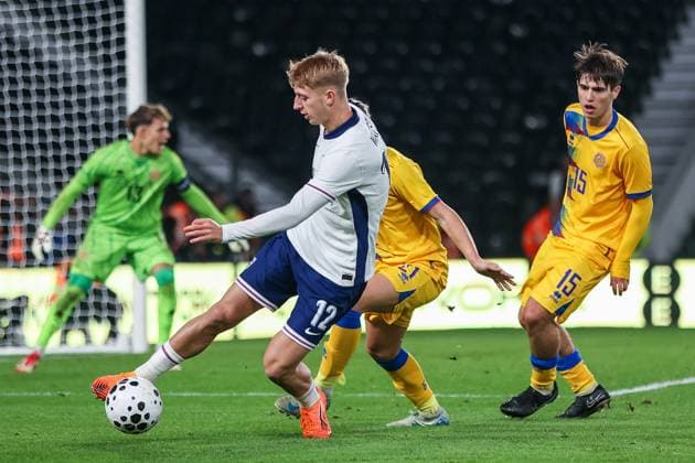 England v Andorra - 2027 UEFA European Under-21 Championship Qualifier Tom Watson of England is in action during the UEFA Under 21 Group D Qualifier match between England and Andorra at Pride Park in Derby, England, on October 13, 2025. Derby Derbyshire United Kingdom  Copyright: xMIxNewsx originalFilename:fletcher-englandv251013_np6aL.jpg