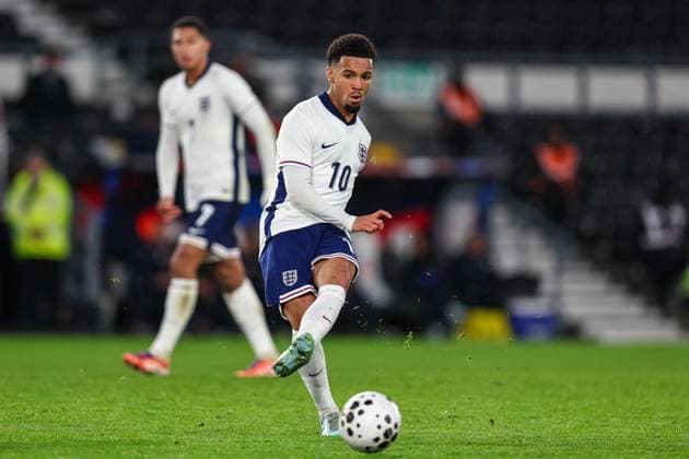 England v Andorra - 2027 UEFA European Under-21 Championship Qualifier Ethan Nwaneri of England plays the ball during the UEFA Under 21 Group D Qualifier match between England and Andorra at Pride Park in Derby, England, on October 13, 2025. Derby Derbyshire United Kingdom  Copyright: xMIxNewsx originalFilename:fletcher-englandv251013_nppuu.jpg