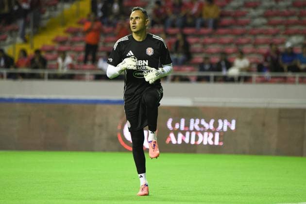 Costa Rica national team, Nationalteam vs Nicaragua National Team. FIFA World Cup, WM, Weltmeisterschaft, Fussball 2026 Qualifiers CONCACAF group C Costa Rica goalkeeper Keylor Navas during warm up previous to game played between the National Teams of Costa Rica and Nicaragua. CONCACAF World Cup 2026 Qualifiers, Group C game played on 13.10.25 at the National Stadium in La Sabana, San Jose, Costa Rica. Photo Jose Campos PMEimages. San Jose San Jose Costa RIca Copyright: xJosexCamposx xPMEimagesx