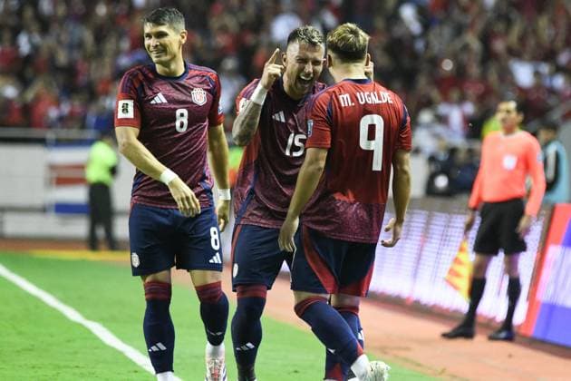 Costa Rica national team, Nationalteam vs Nicaragua National Team. FIFA World Cup, WM, Weltmeisterschaft, Fussball 2026 Qualifiers CONCACAF group C Costa Rica National Team players celebrate with striker Manfred Ugalde, shirt number 9, after he scored a goal during the game played between the National Teams of Costa Rica and Nicaragua. CONCACAF World Cup 2026 Qualifiers, Group C game played on 13.10.25 at the National Stadium in La Sabana, San Jose, Costa Rica. Photo Jose Campos PMEimages. San Jose San Jose Costa Rica Copyright: xJosexCamposx xPMEimagesx