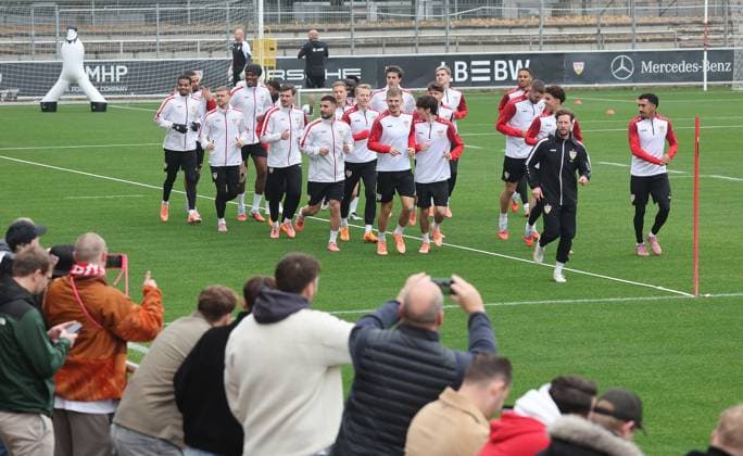 Stuttgart , Football training VfB Stuttgart ,