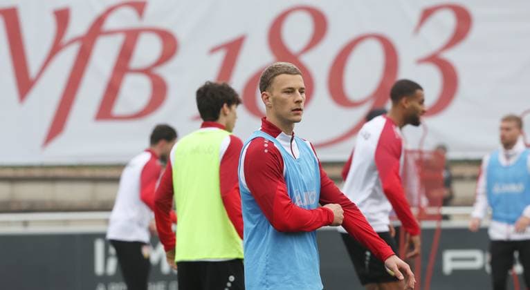 Stuttgart , Football training VfB Stuttgart , Yannik Keitel