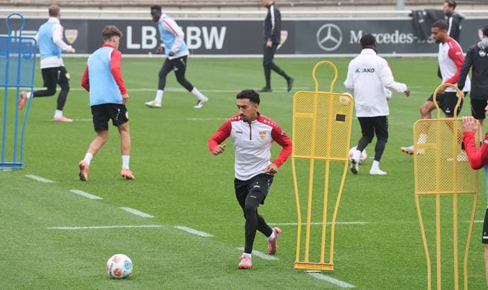 Stuttgart , Football training VfB Stuttgart , Tiago Tomas