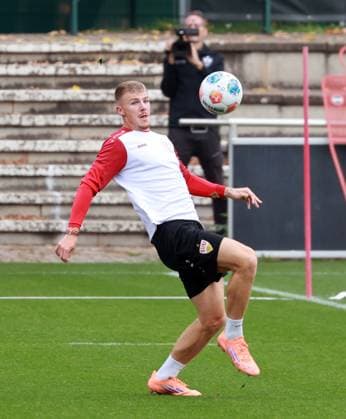 14 10 25 VfB Stuttgart Training Germany, Stuttgart, 14 10 2025, Football, Bundesliga, VfB Stuttgart Training Finn Jeltsch