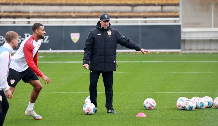 14 10 25 VfB Stuttgart Training Germany, Stuttgart, 14 10 2025, Football, Bundesliga, VfB Stuttgart Training Sebastian Hoeneß Trainer