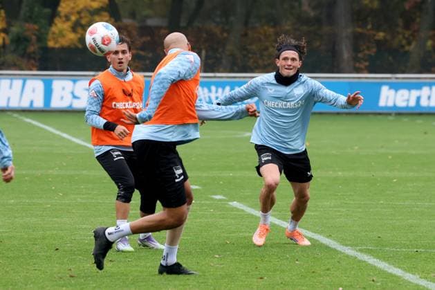 DEU, DFL, 2 FBL Hertha BSC, Training, 14 10 2025, Sportforum, Berlin, DEU, DFL, 2 FBL Hertha BSC, Training, im Bild Fabian Reese Hertha BSC Berlin 11 , Michal Karbownik Hertha BSC Berlin 33 , John Anthony Brooks Hertha BSC Berlin 25 DFL regulations prohibit any use of Photographs as image sequences and or quasi video nordphotoxGmbHx xEngler nph00076