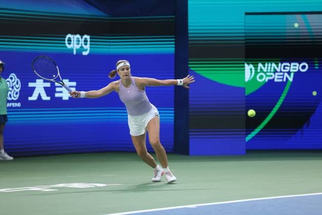 NINGBO, CHINA - OCTOBER 14: Karolina Muchova of the Czech Republic competes in the Women s Singles Round of 32 match against Marketa Vondrousova of the Czech Republic on day 2 of 2025 Ningbo Open at the Ningbo (Yinzhou) Tennis Center on October 14, 2025 in Ningbo, Zhejiang Province of China.  Copyright: xVCGx 111597140909