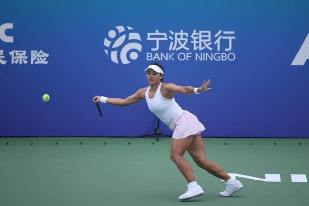 NINGBO, CHINA - OCTOBER 14: Guo Hanyu of China competes in the Women s Singles Round of 32 match against Liudmila Samsonova on day 2 of 2025 Ningbo Open at the Ningbo (Yinzhou) Tennis Center on October 14, 2025 in Ningbo, Zhejiang Province of China.  Copyright: xVCGx 111597131294