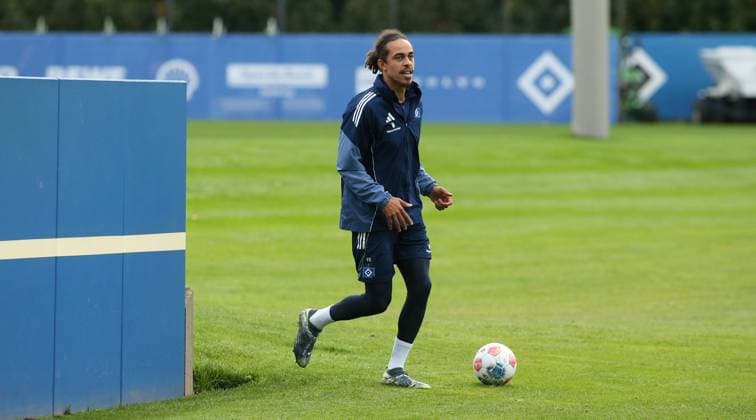 Morning training session for Bundesliga club Hamburger SV on the training pitch at the Volksparkstadion Tuesday mornings session was the last public training session before the away game at RB Leipzig next Saturday, October 18 Yussuf Poulsen Stellingen Hamburg
