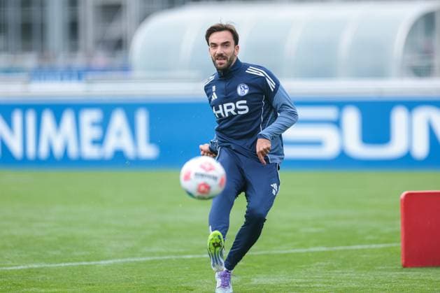 14 10 2025, Football, Season 2025 2026, Training FC Schalke 04, Kenan Karaman FC Schalke 04 , Gelsenkirchen Training ground FC Schalke 04 NRW Germany xRHR PHOTO YYx Copyright: RHR-FOTOx RHR-FOTO YY