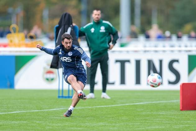 14 10 2025, Football, Season 2025 2026, Training FC Schalke 04, Amin Younes FC Schalke 04 , Gelsenkirchen Training ground FC Schalke 04 NRW Germany xRHR PHOTO YYx Copyright: RHR-FOTOx RHR-FOTO YY