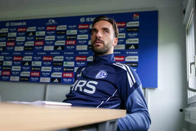 14 10 2025, Football, Season 2025 2026, Training FC Schalke 04, Mixed Zone with Kenan Karaman FC Schalke 04 , Gelsenkirchen Training ground FC Schalke 04 NRW Germany xRHR PHOTO YYx Copyright: RHR-FOTOx RHR-FOTO YY
