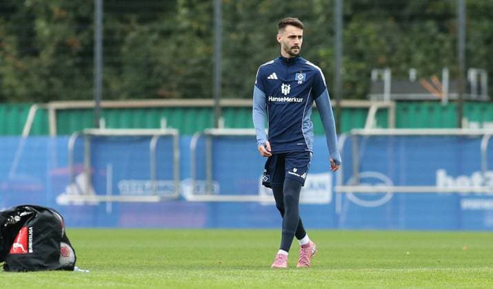 Morning training session for Bundesliga club Hamburger SV on the training pitch at the Volksparkstadion The session on Tuesday morning was the last public training session before the away game at RB Leipzig next Saturday, October 18 Fabio Vieira Stellingen Hamburg