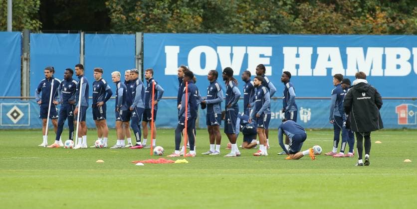 Morning training session for Bundesliga soccer team Hamburger SV on the training pitch at Volksparkstadion The session on Tuesday morning was the last public training session before the away game at RB Leipzig next Saturday, October 18 The team lines up for sprint drills in Stellingen Hamburg