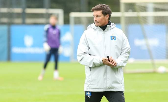 Morning training session for Bundesliga soccer team Hamburger SV on the training pitch at the Volksparkstadion The session on Tuesday morning was the last public training session before the away game at RB Leipzig next Saturday, October 18 Coach Merlin Polzin Stellingen Hamburg