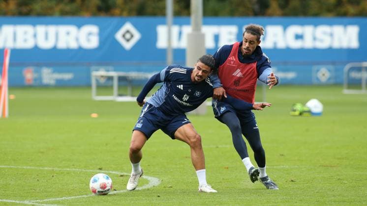 Morning training session for Bundesliga club Hamburger SV on the training pitch at the Volksparkstadion Tuesday mornings session was the last public training session before the away game at RB Leipzig next Saturday, October 18 Guilherme Ramos, Yussuf Poulsen v l Stellingen Hamburg