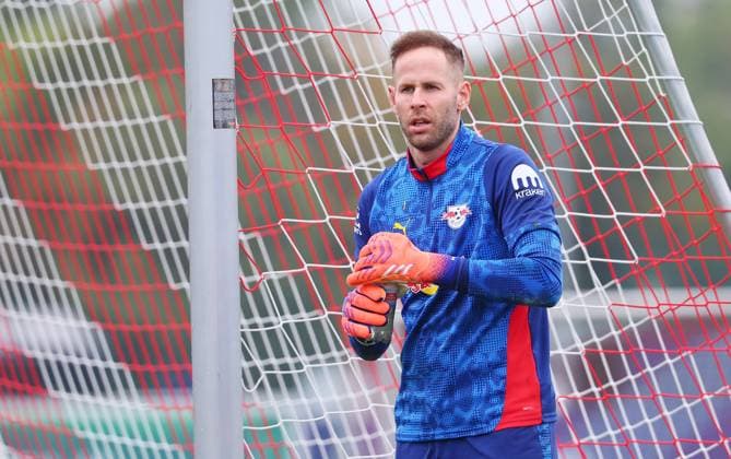 RB Leipzig Training Bundesliga Leipzig, 14 10 2025, RB Leipzig Training Center,Soccer Bundesliga , RB Leipzig Training , In the picture rGoalkeeper Peter Gulacsi 1, RB Leipzig , Picture Point