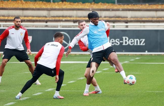 14 10 25 VfB Stuttgart Training Germany, Stuttgart, 14 10 2025, Football, Bundesliga, VfB Stuttgart Training v l Jeff Chabot, Dan Axel Zagadou