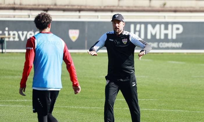14 10 25 VfB Stuttgart Training Germany, Stuttgart, 14 10 2025, Football, Bundesliga, VfB Stuttgart Training Sebastian Hoeneß Trainer