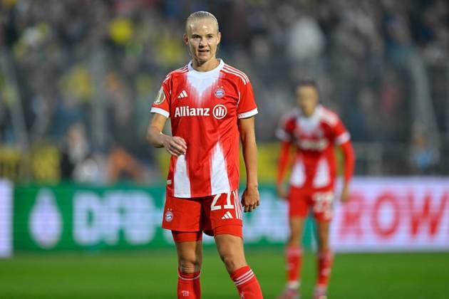 Dortmund, Stadion Rote Erde, 29 09 25, GER, Frauen, DFB Pokal, 1 Runde, Saison 2025 2026, Borussia Dortmund FC Bayern Muenchen Bild Pernille HARDER Bayern DFB regulations prohibit any use of photographs as image sequences and or quasi video Nordrhein Westfalen Germany