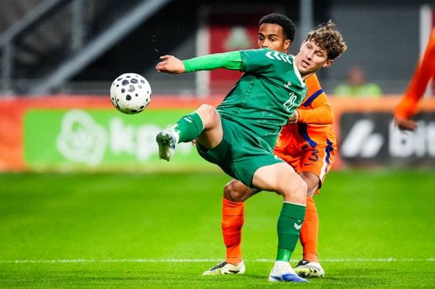 International friendlies: The Netherlands U21, U 21 v Lithuania U21 Emmen - Marvin Young of The Netherlands U21, Romualdas Jansonas of Lithuania U21 during the a friendly match. The match is set between The Netherlands U21 and Lithuania U21 at De Oude Meerdijk on 14 October 2025 in Emmen, The Netherlands. (VK Sportphoto Yannick Verhoeven) Copyright: xYannickxVerhoevenx