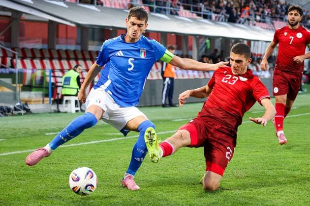 Luca Lipani and Artem Bandikian during Qualifying - Italy U21, U 21 vs Armenia U21, UEFA European Football Championship in Cremona, Italy, October 14 2025  Copyright: xRobertaxCorradin IPAxSportx xipa-agency.netx xx IPA_66546513 IPA_Agency_IPA66546513