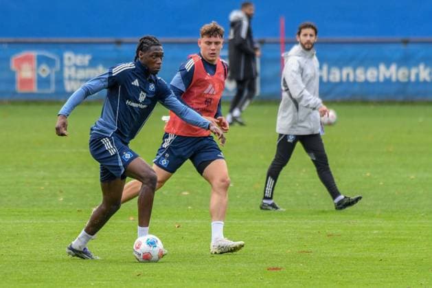 Shafiq Nandja Nicolai Remberg HSV on the ball Germany , Hamburg , Volksparkstadion , Training ground soccer , 1 Bundesliga , Training of Hamburger SV