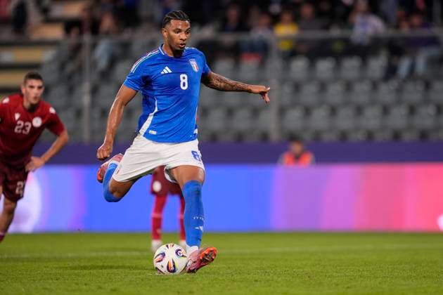 ItalyÕs Cher Ndour take the penalty kick during the qualifying round for the 2027 UEFA European Under-21 Championship between Italy and Armenia (Group E - Day 5) at the ÒGiovanni ZiniÓ Stadium in Cremona, Italy - October 14, 2025. - Soccer  Copyright: xFabioxFerrari LaPressex