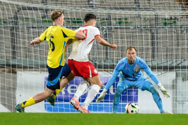 251014 goalkeeper AndrÃ Picornell of Sweden during the UEFA Under 21 Qualifier football match between Sweden and Poland on October 14, 2025 in Jönköping Photo Carl Sandin BILDBYRAN code CS CS0792 fotboll football soccer fotball em kval kval uefa european under 21 qualifier qualifier u21 under 21 sverige sweden poland bbeng  Copyright: CARLxSANDIN BB251014CS026