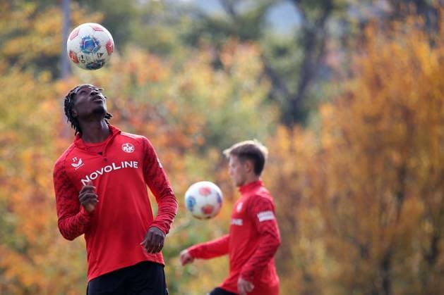 14 10 2025, xmohx, Football 2 Bundesliga, 1 FC Kaiserslautern Training v l Dickson Abiama 1 FC Kaiserslautern DFL DFB REGULATIONS PROHIBIT ANY USE OF PHOTOGRAPHS as IMAGE SEQUENCES and or QUASI VIDEO Kaiserslautern